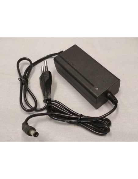 Захранване за камери, видеонаблюдение и контрол на достъп DC12V2A, Desktop